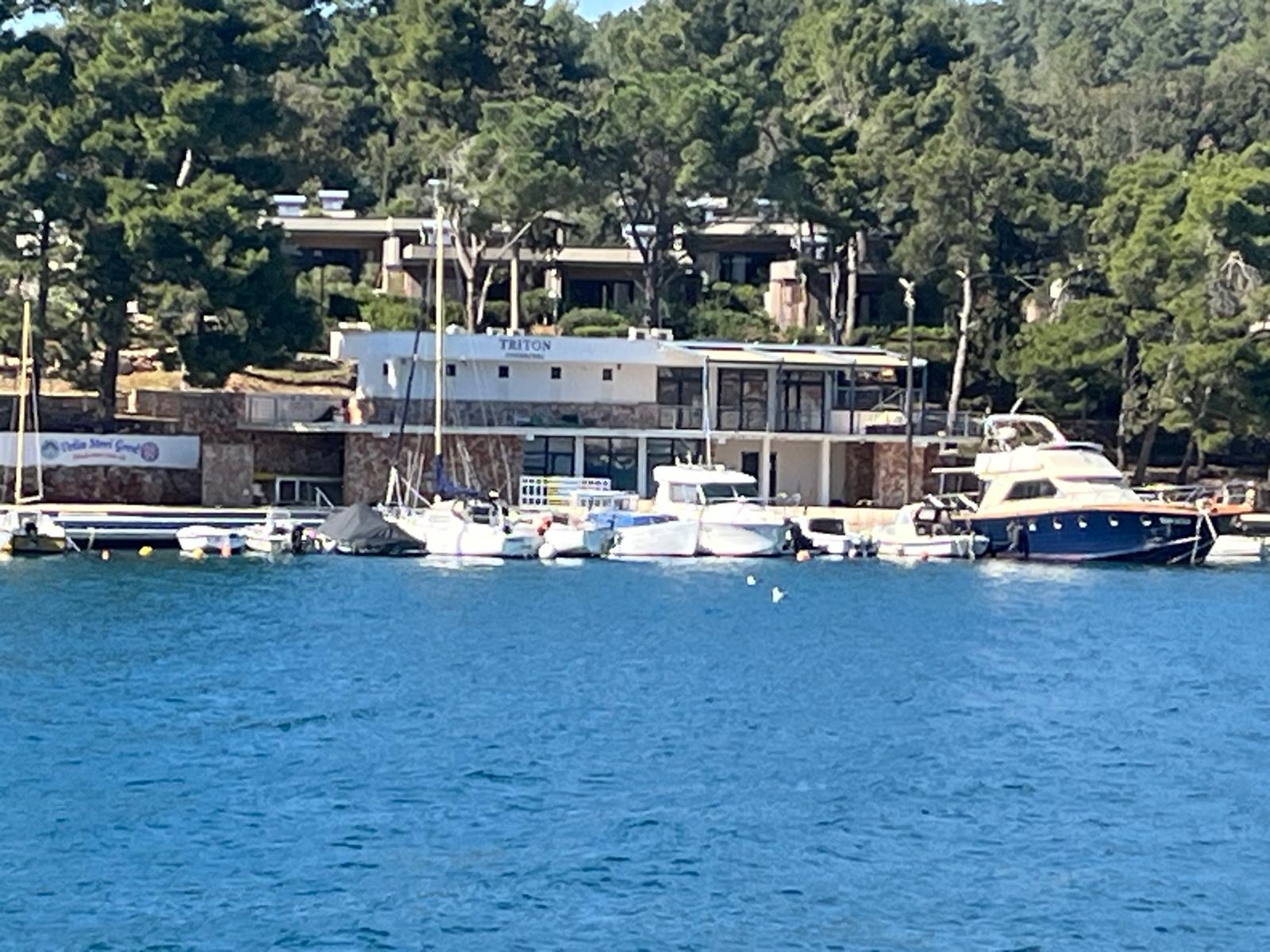 Pharos Institute and Hvar High School Preparation of Bonj Marine Research Lab